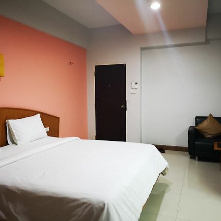 100 House Hotel ناخون راتشاسيما المظهر الخارجي الصورة