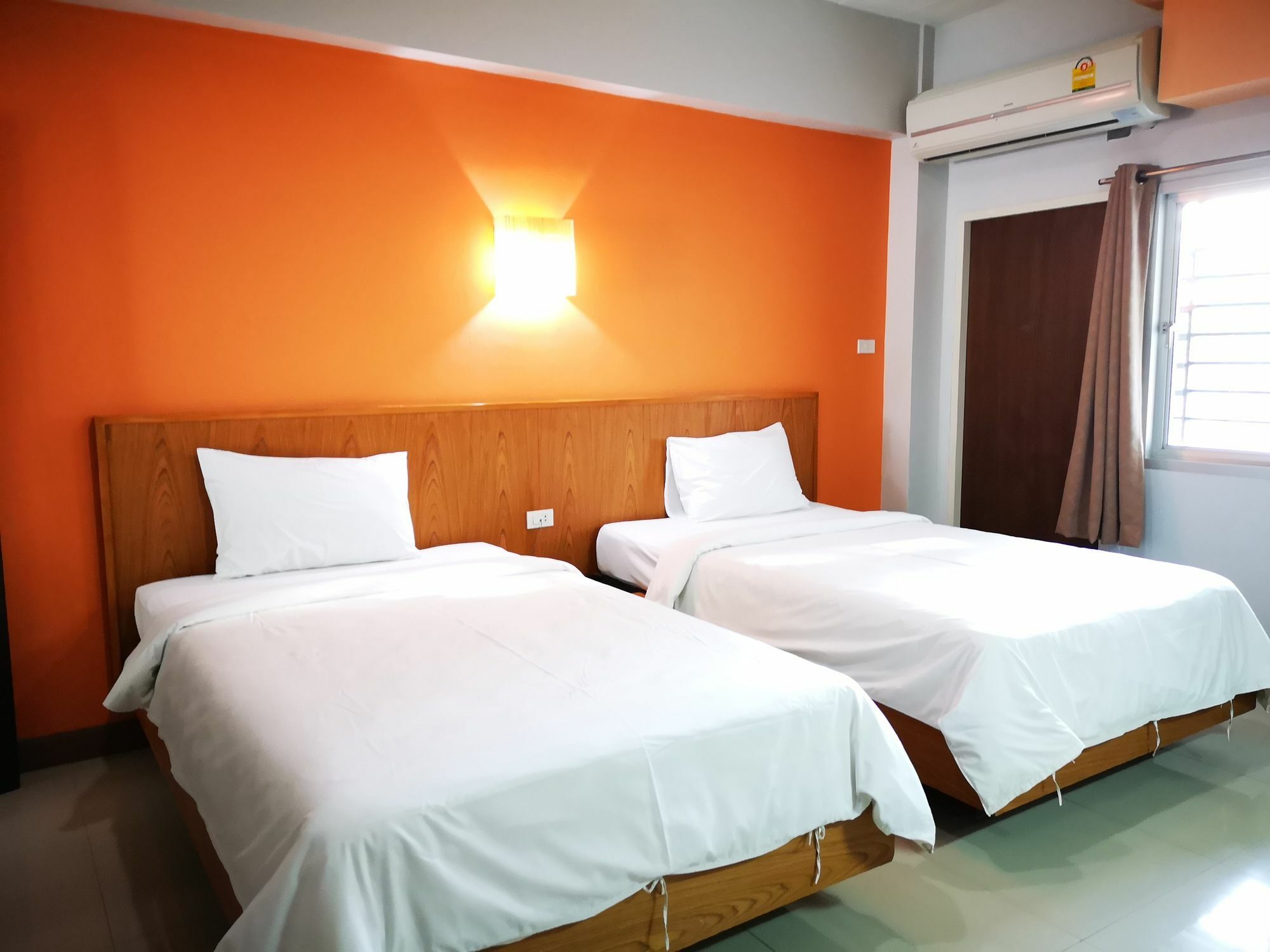 100 House Hotel ناخون راتشاسيما المظهر الخارجي الصورة