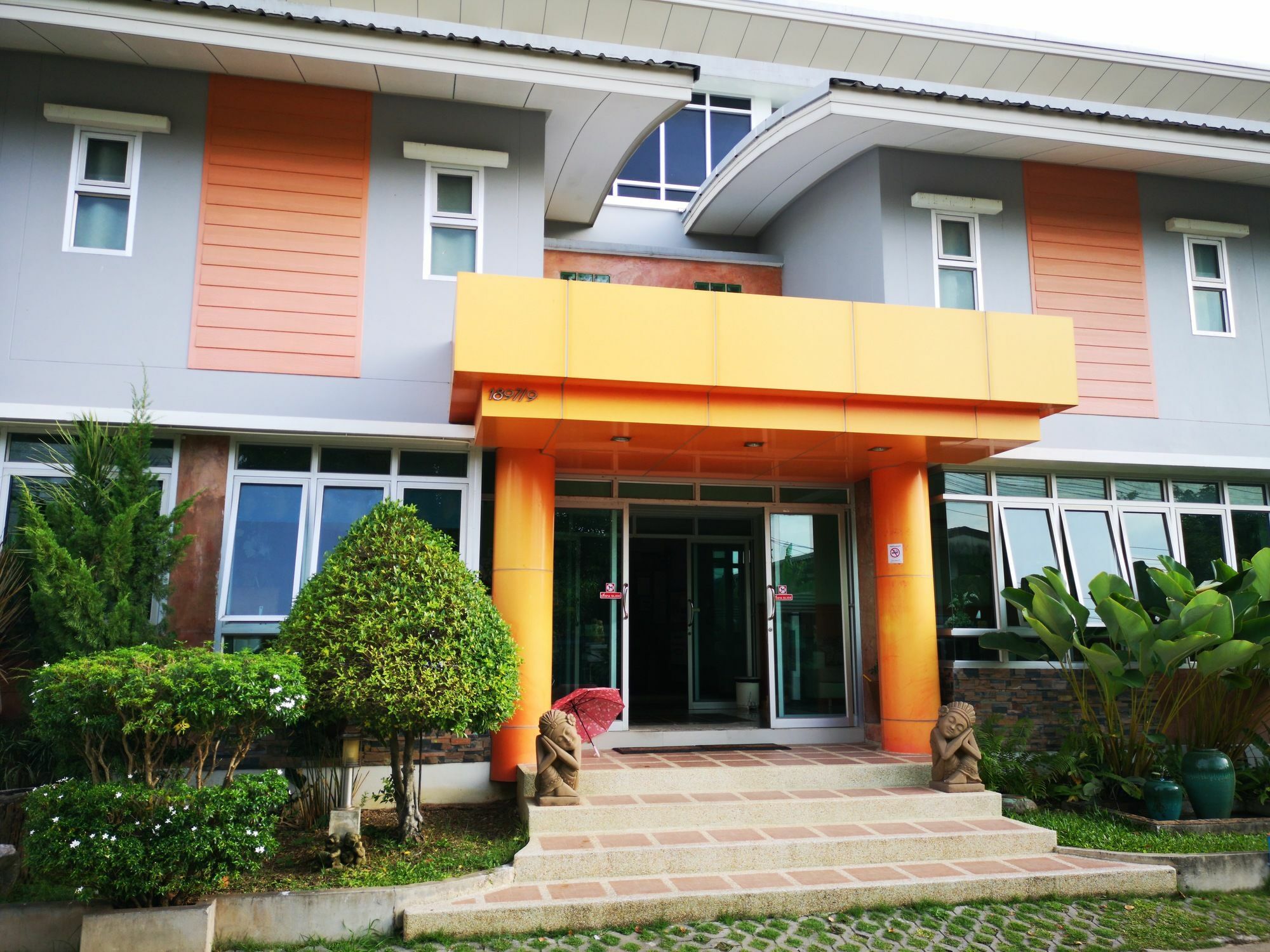 100 House Hotel ناخون راتشاسيما المظهر الخارجي الصورة